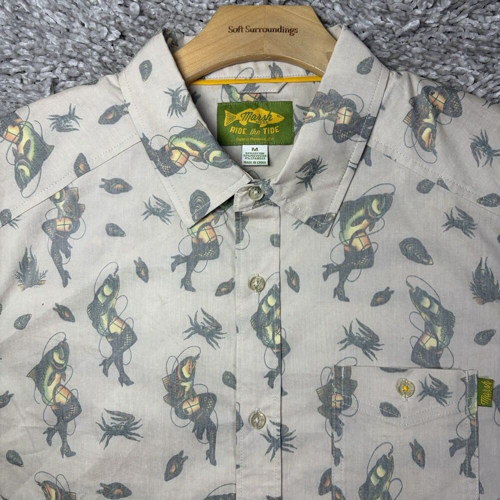 Marsh Wear Hawaiian Shirt Mens Medium Animal Print Button Down Fishing Aloha